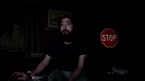 Snapshot of oldfuckus chatting on December 4, 5:38 am oldfuckus online show from December 4, 5:38 am