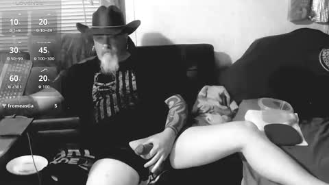 oldskoolll online show from March 25, 1:42 am