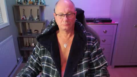 oldveteranuk online show from December 23, 5:27 am