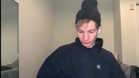 Snapshot of oliver_beck chatting on February 1, 7:13 pm Oliver Beck online show from February 1, 7:13 pm