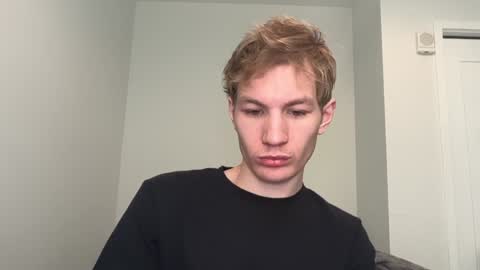 Snapshot of oliver_beck chatting on February 8, 6:44 pm Oliver Beck online show from February 8, 6:44 pm