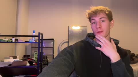 Snapshot of oliver_beck chatting on January 29, 2:09 am Oliver Beck online show from January 29, 2:09 am