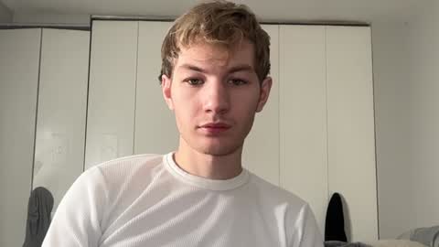 Snapshot of oliver_beck chatting on December 15, 6:48 pm Oliver Beck online show from December 15, 6:48 pm