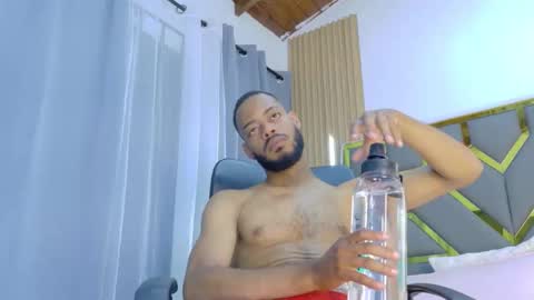 Oliver online show from April 18, 7:58 pm