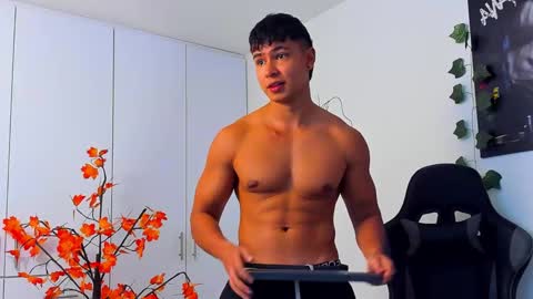 Oliver bray online show from January 7, 6:24 pm