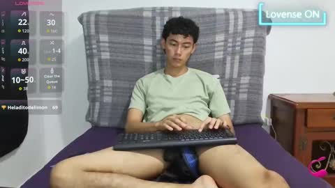 Snapshot of oliver_rayman chatting on October 8, 12:37 am Oliver Rayman online show from October 8, 12:37 am
