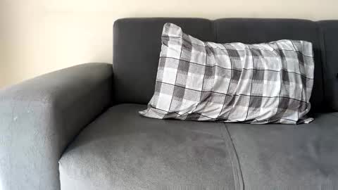 Oliver online show from March 10, 6:12 pm