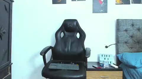 oliver_smith_2 online show from January 11, 3:38 pm