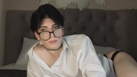 oliver online show from January 8, 8:30 am