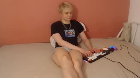 Oliver online show from April 8, 1:28 am