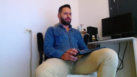 oliver online show from April 6, 1:34 pm