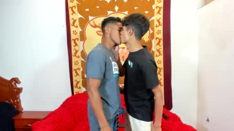 oliverhot2005 online show from February 11, 8:10 pm