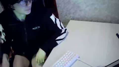 oliverrrtwink online show from March 11, 5:53 pm