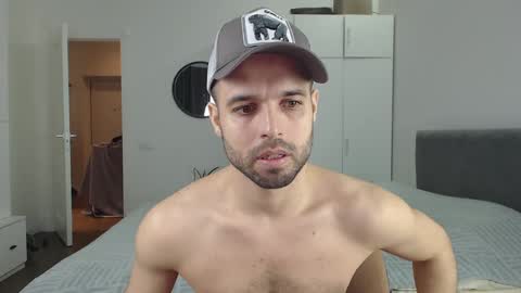 onebestlover online show from March 9, 9:57 am