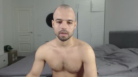 onebestlover online show from December 24, 8:44 am