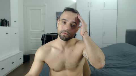 onebestlover online show from May 17, 10:44 am