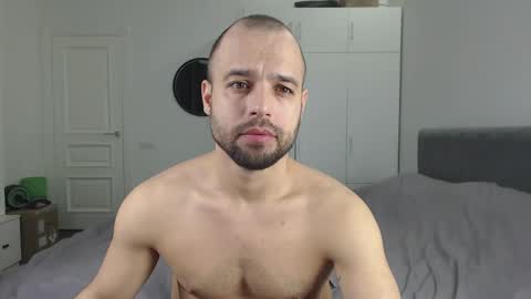 onebestlover online show from January 3, 8:54 am