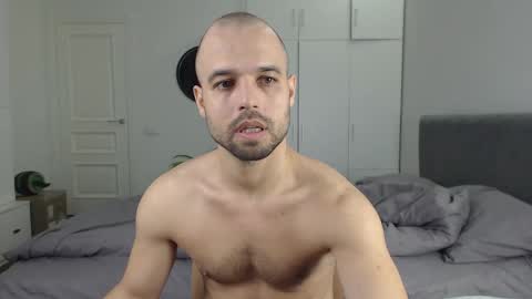 onebestlover online show from December 25, 8:51 am