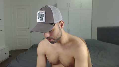 onebestlover online show from March 3, 9:29 am