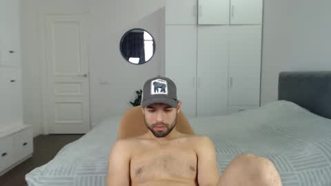 onebestlover online show from September 14, 12:18 pm