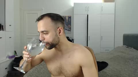 onebestlover online show from May 3, 12:08 pm