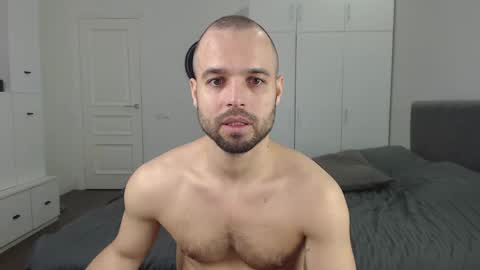 onebestlover online show from February 16, 10:32 am