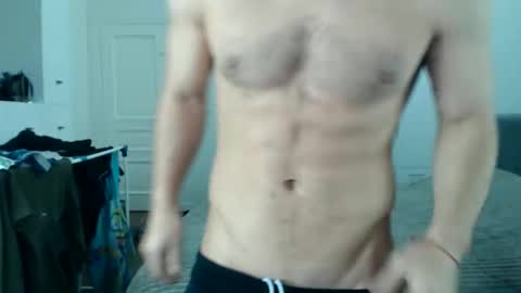 onebestlover online show from March 25, 9:46 am