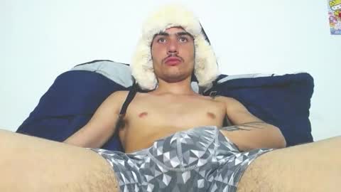 onzas_ online show from January 15, 9:28 pm