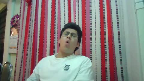 oomaurooo online show from December 26, 7:56 am