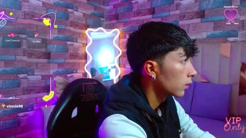 osamu_tay online show from March 10, 11:38 am