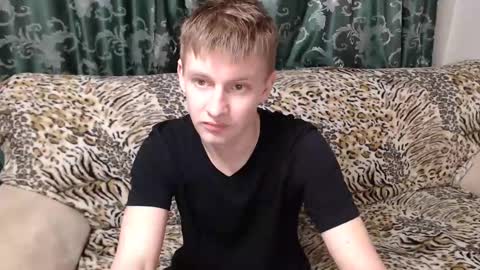 Snapshot of oscar_bell chatting on February 28, 9:44 pm Oscar online show from February 28, 9:44 pm