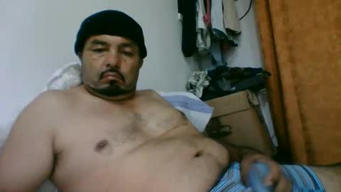 oscarjhe3512 online show from June 6, 2:06 am