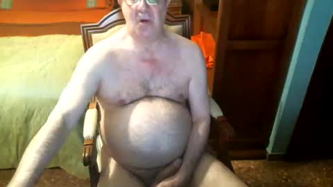 Snapshot of oscarw chatting on January 10, 3:58 pm Oscar online show from January 10, 3:58 pm