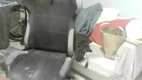 Snapshot of ouinnybis195625 chatting on October 11, 1:04 pm ouinnybis195625 online show from October 11, 1:04 pm