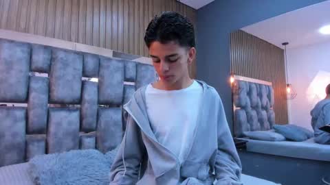 Owen Johnson online show from January 8, 11:59 am