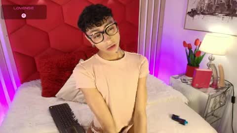 Owen online show from April 14, 3:06 am