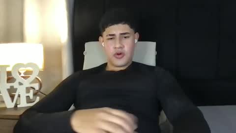 Javi    online show from February 15, 1:22 am