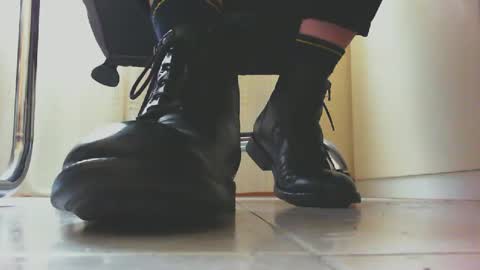 Snapshot of pablomenesssl chatting on February 24, 10:26 am Pablo Meness online show from February 24, 10:26 am