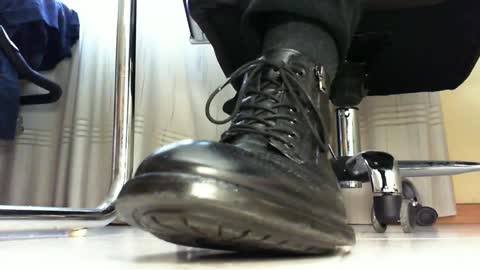 Snapshot of pablomenesssl chatting on January 25, 12:16 pm Pablo Meness online show from January 25, 12:16 pm