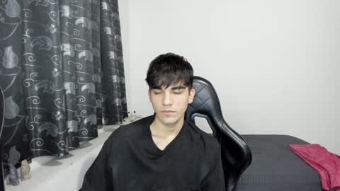Snapshot of pakun_ chatting on January 15, 12:30 am pakun_ online show from January 15, 12:30 am