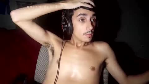 Snapshot of papito20cm chatting on March 2, 8:05 am Lau online show from March 2, 8:05 am