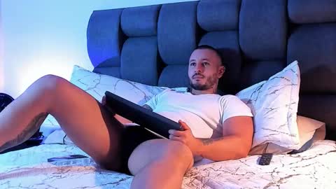 parker lavine online show from November 10, 2:49 am