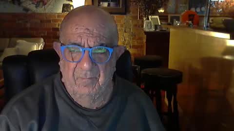 Snapshot of patvac chatting on October 12, 1:27 pm patvac online show from October 12, 1:27 pm