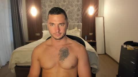 paulblack021 online show from July 5, 10:22 am