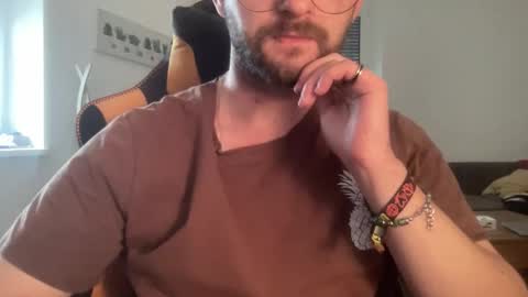 love bush online show from October 12, 7:35 am