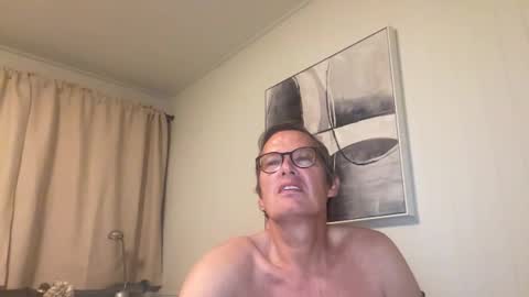 paulwill2377 online show from December 2, 2:14 am