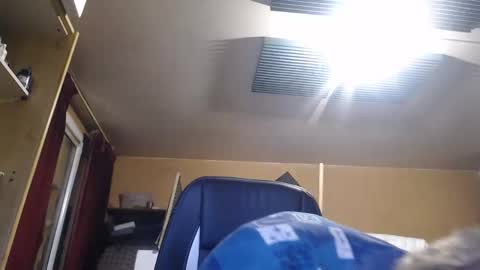 pc8474408 online show from March 8, 4:11 pm