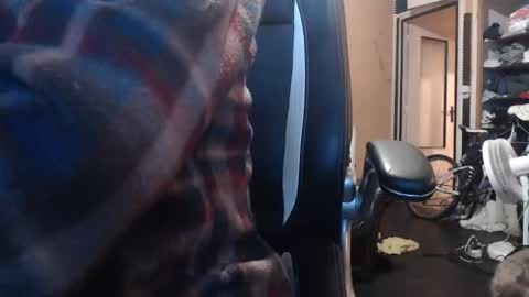 pc8474408 online show from April 9, 6:36 pm