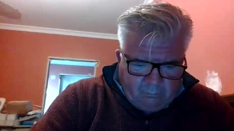 Snapshot of pete112991 chatting on October 4, 1:49 pm pete112991 online show from October 4, 1:49 pm