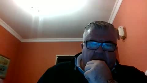 Snapshot of pete112991 chatting on December 22, 4:27 pm pete112991 online show from December 22, 4:27 pm